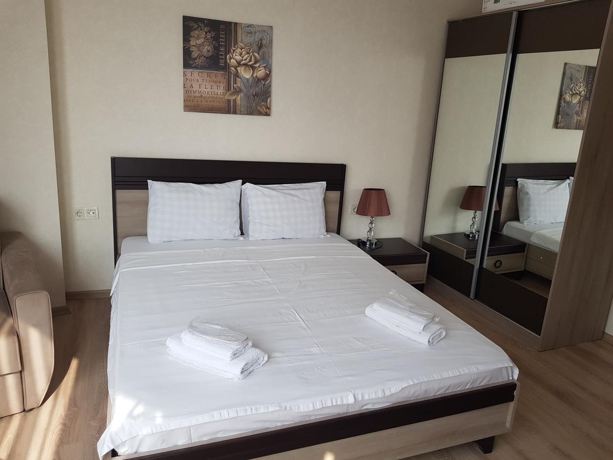 Viva Blue Batumi Aparthotel Exterior photo